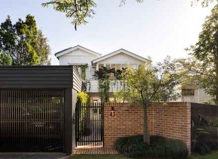 facade garage driveway