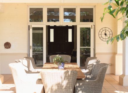 dining space outdoor area