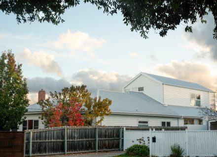 facade garage driveway