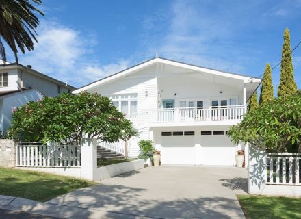 facade garage driveway